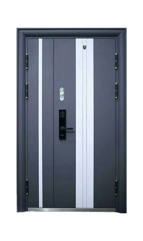 Modern single wrought iron door EL1121 MCD with solid dark panels, contrasting vertical accents, and a clean geometric profile.