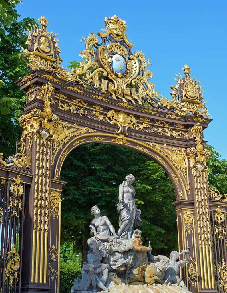 Grand wrought iron gate with Rococo gold ornamentation and palace-inspired detailing G160 MCD
